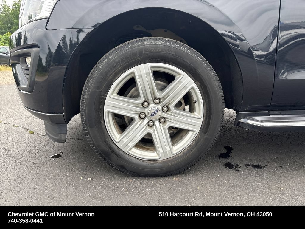 Used 2020 Ford Expedition XLT w/ Equipment Group 202A AWD/4WD image 27