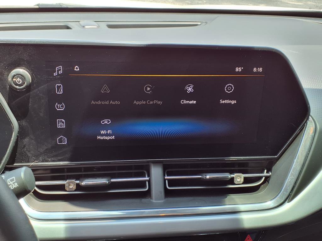 Certified 2024 Chevrolet Trax LT w/ Driver Confidence Package image 8