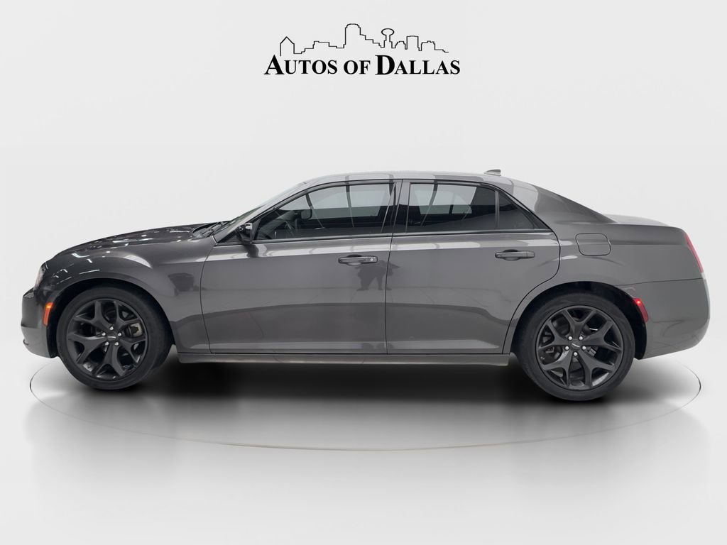 Used 2023 Chrysler 300 Touring w/ Sport Appearance Package RWD image 5