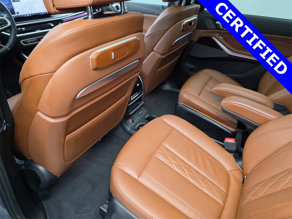 Used 2025 BMW X7 M60i image 15