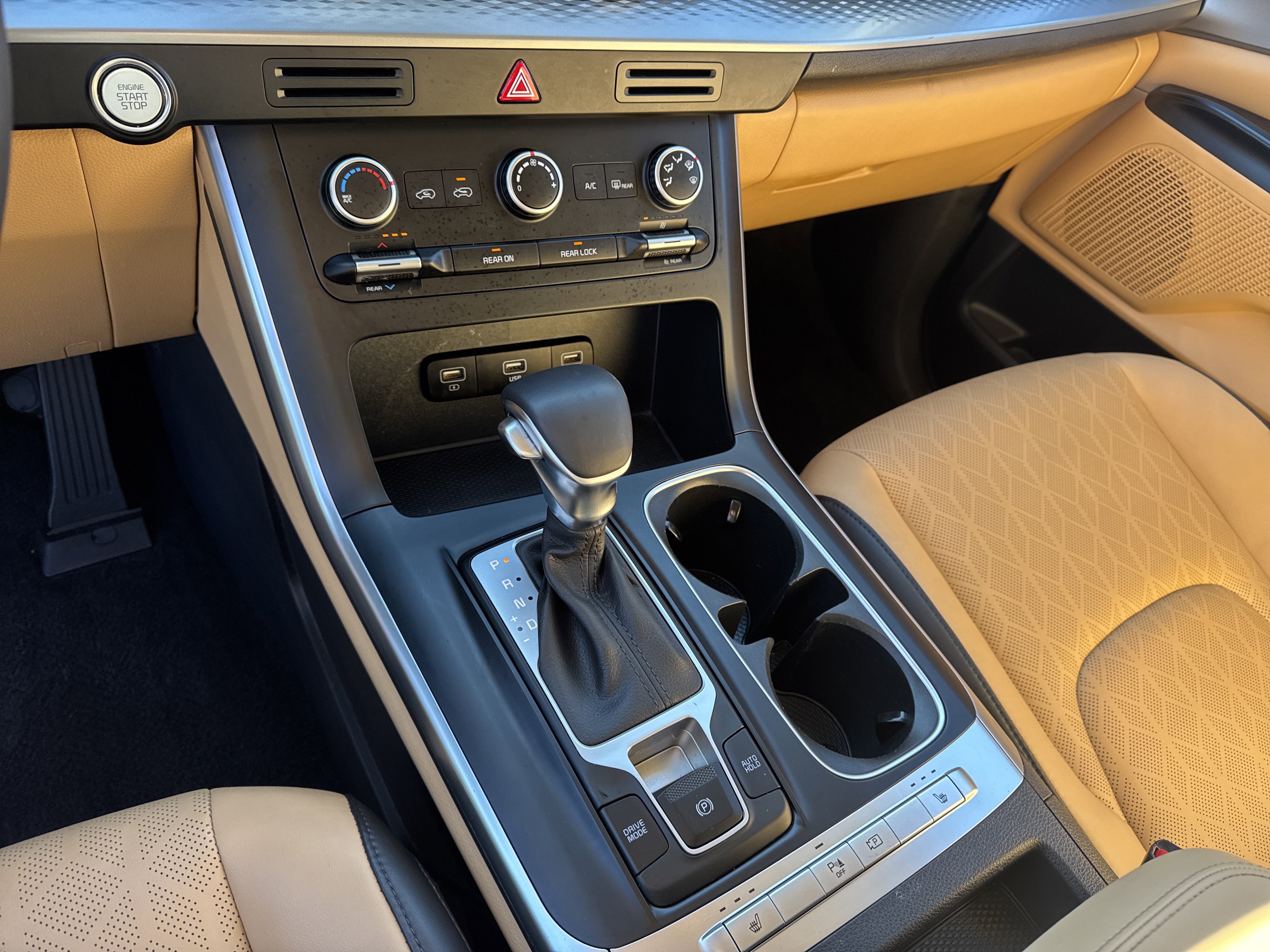 Used 2023 Kia Carnival LX image 28