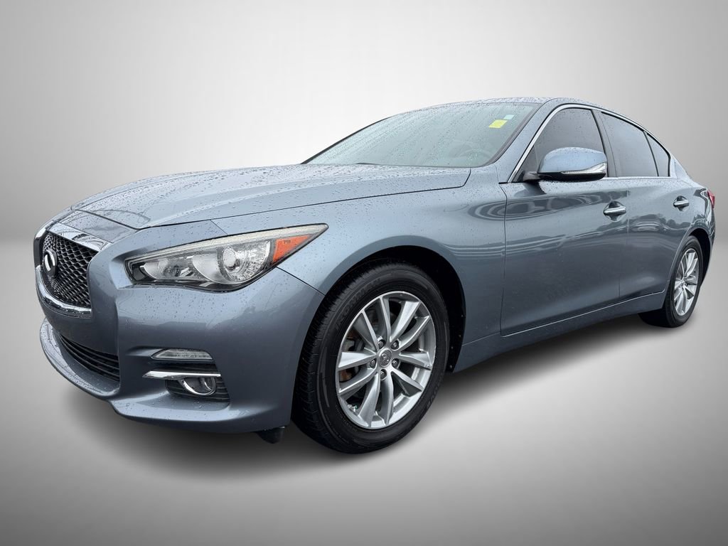 Used 2016 INFINITI Q50 2.0t w/ Moonroof Package image 2