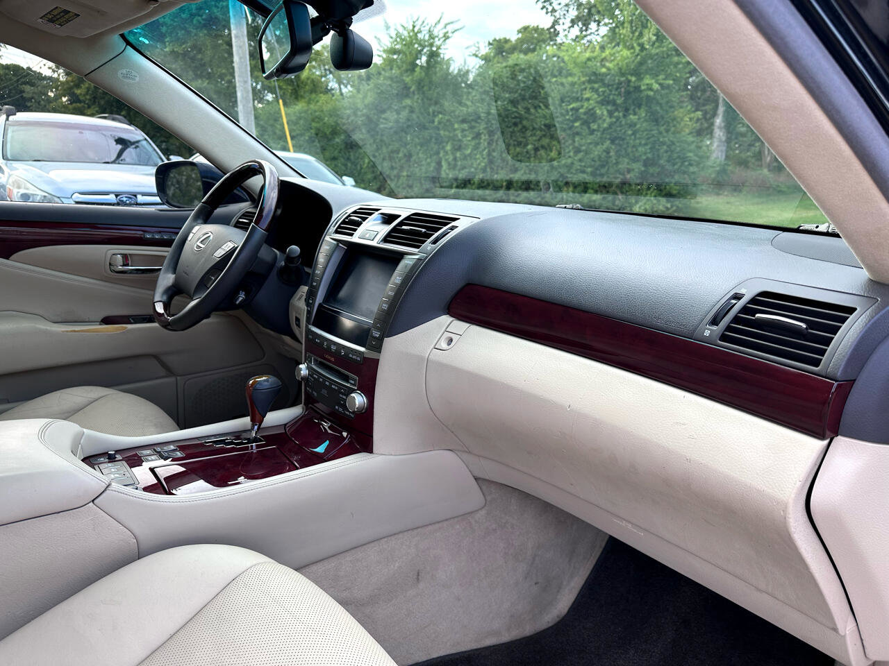 Used 2010 Lexus LS 460 L image 33