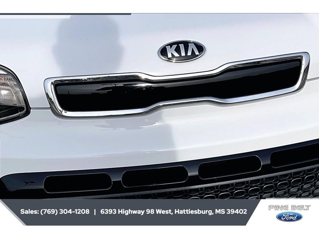 Used 2016 Kia Soul + FWD image 24
