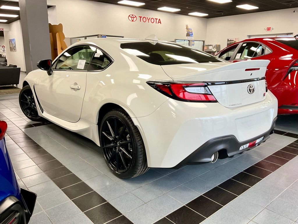 New 2026 Toyota GR86 Premium image 9