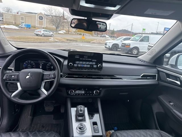 Used 2024 Mitsubishi Outlander SEL image 32