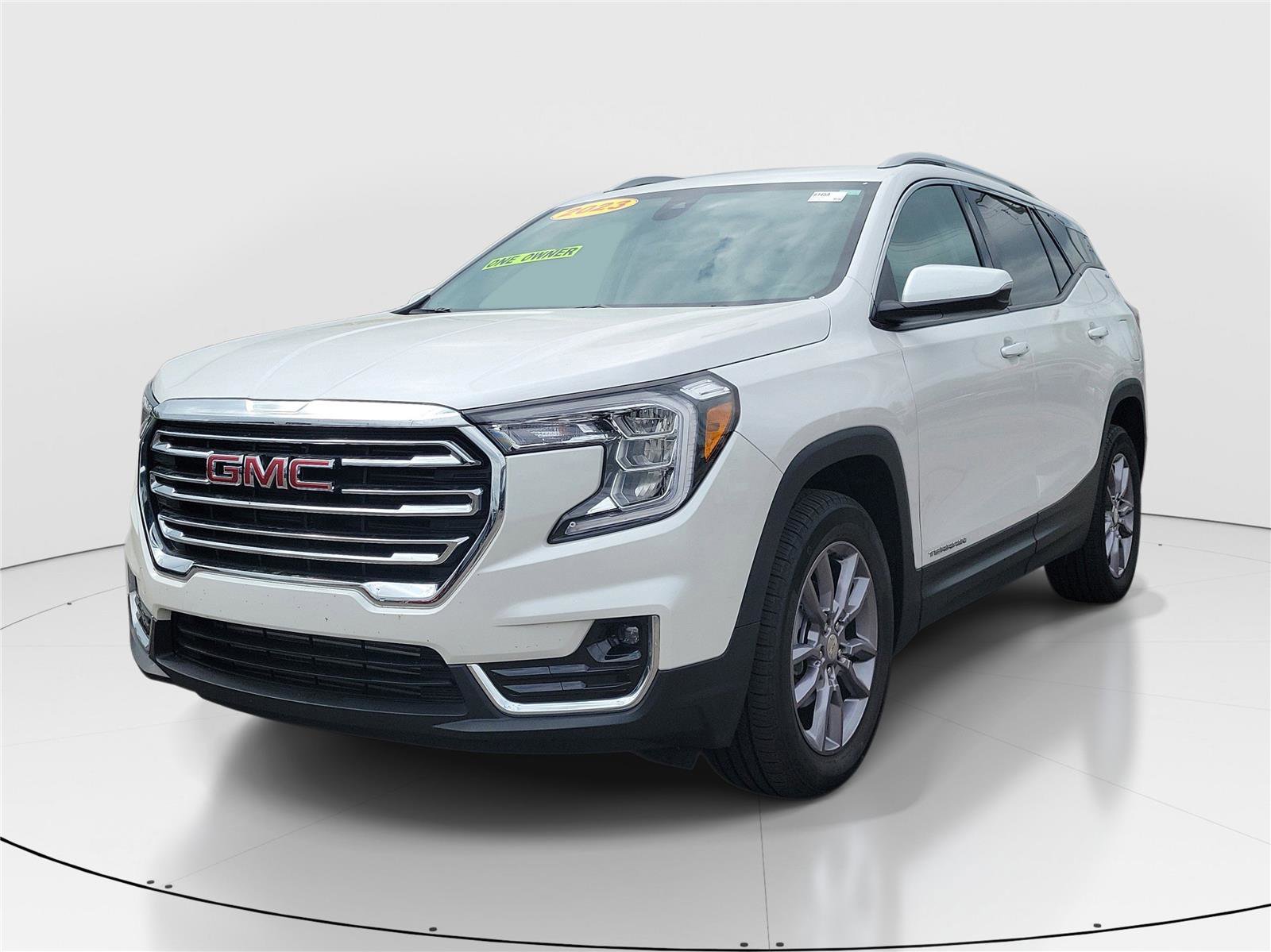 Used 2023 GMC Terrain SLT image 2