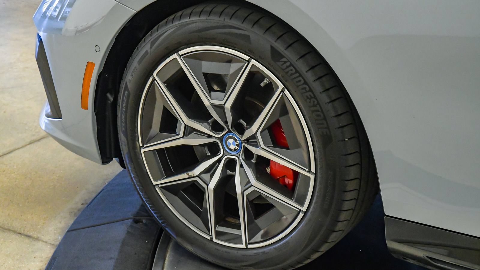 Certified 2024 BMW i5 eDrive40i w/ M Sport Package RWD image 10
