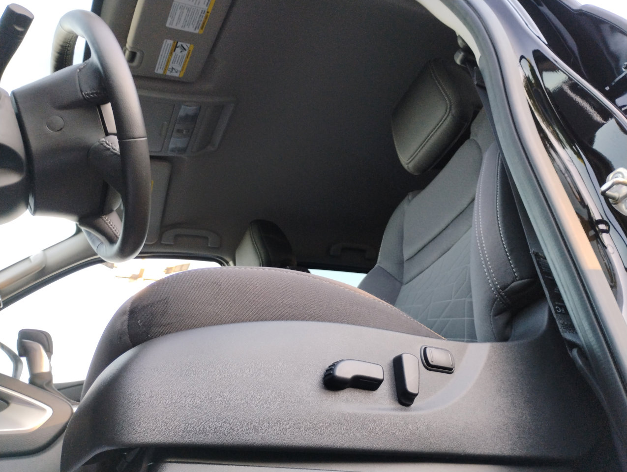 Used 2025 Nissan Frontier SV w/ SV Convenience Package image 37