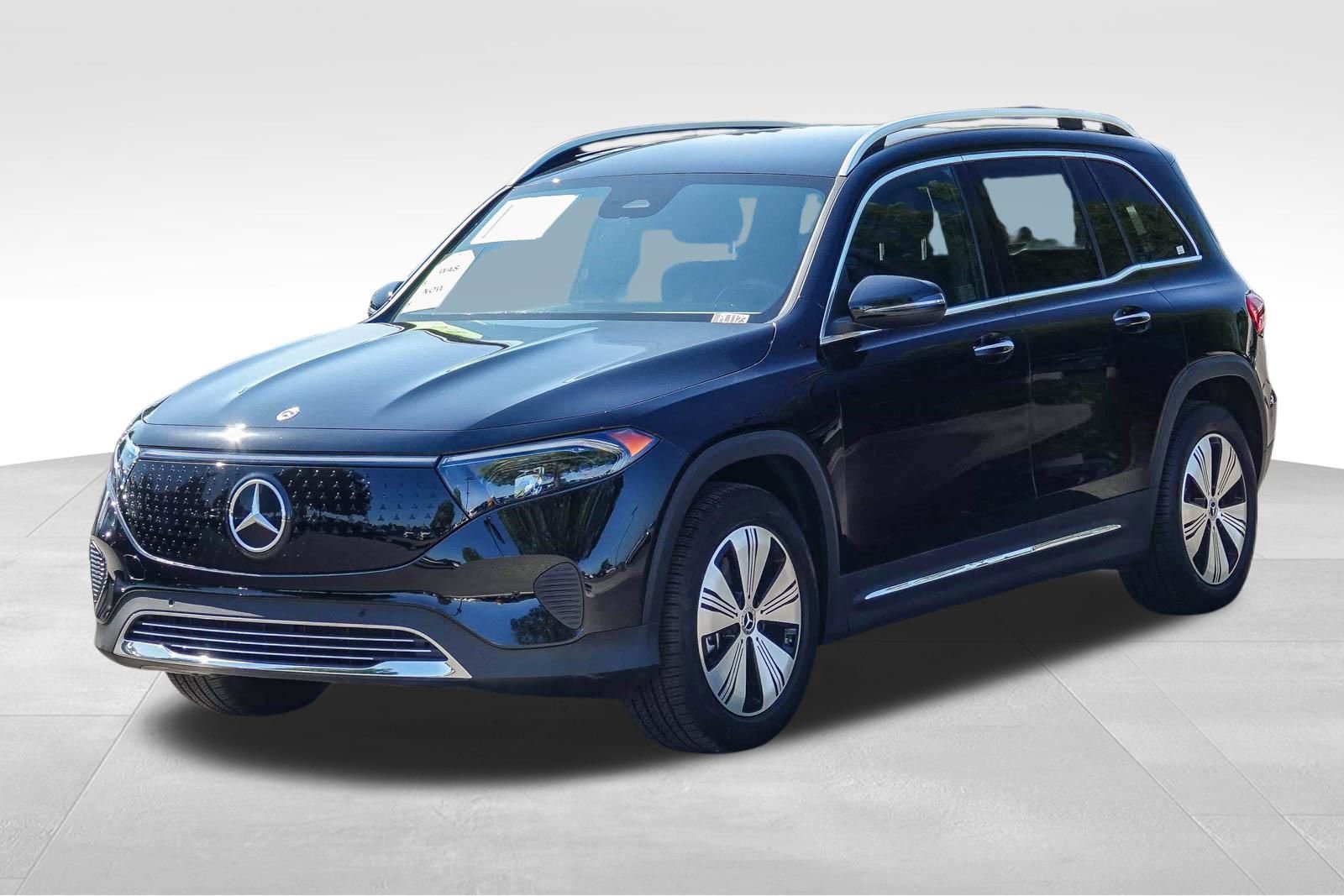 Used 2024 Mercedes-Benz EQB 300 4MATIC image 3