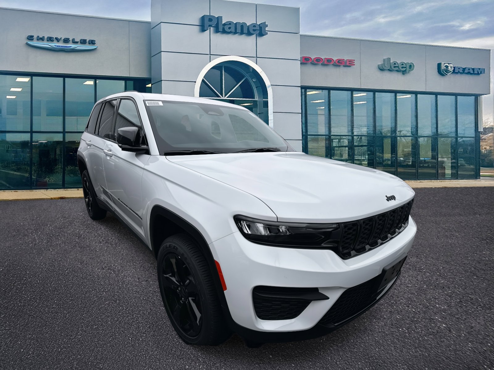 New 2025 Jeep Grand Cherokee Altitude image 1