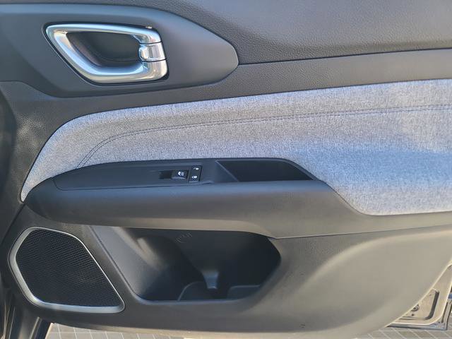 Used 2024 Jeep Compass Sport image 37