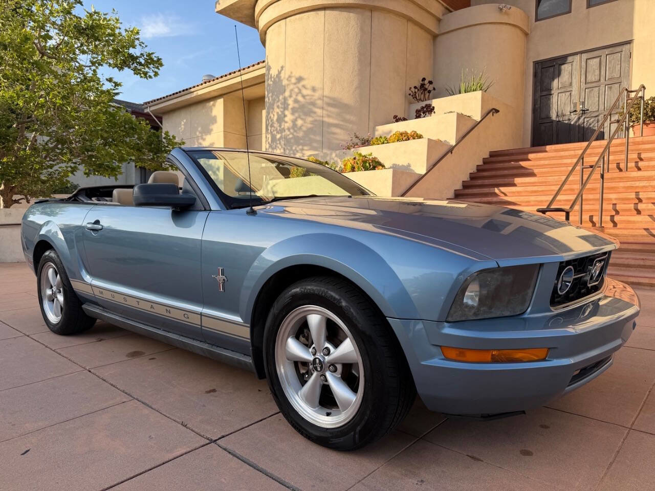 Used 2007 Ford Mustang Premium RWD image 1