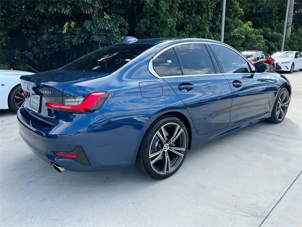 Used 2022 BMW 330i Sedan w/ Driving Assistance Package image 7
