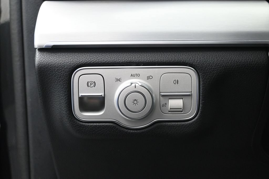 Used 2025 Mercedes-Benz GLE 350 4MATIC image 18