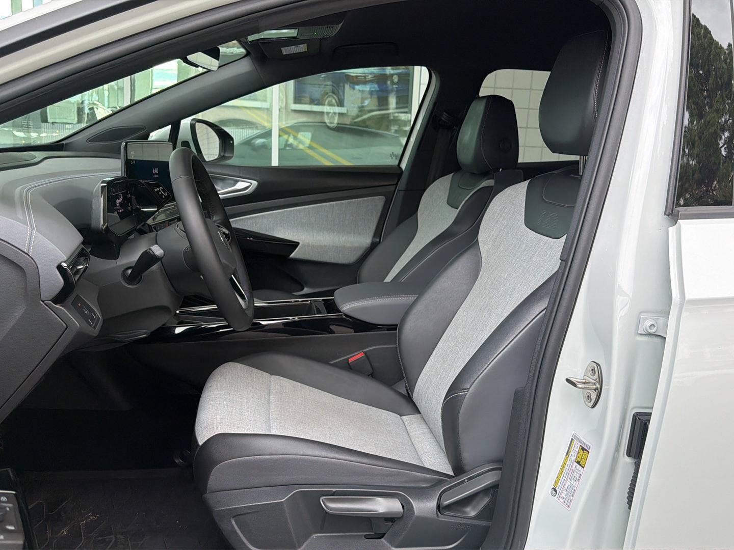 Certified 2023 Volkswagen ID.4 Pro RWD image 16