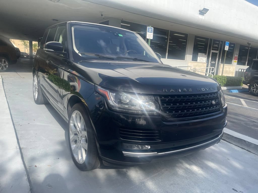Used 2017 Land Rover Range Rover Supercharged AWD/4WD image 3