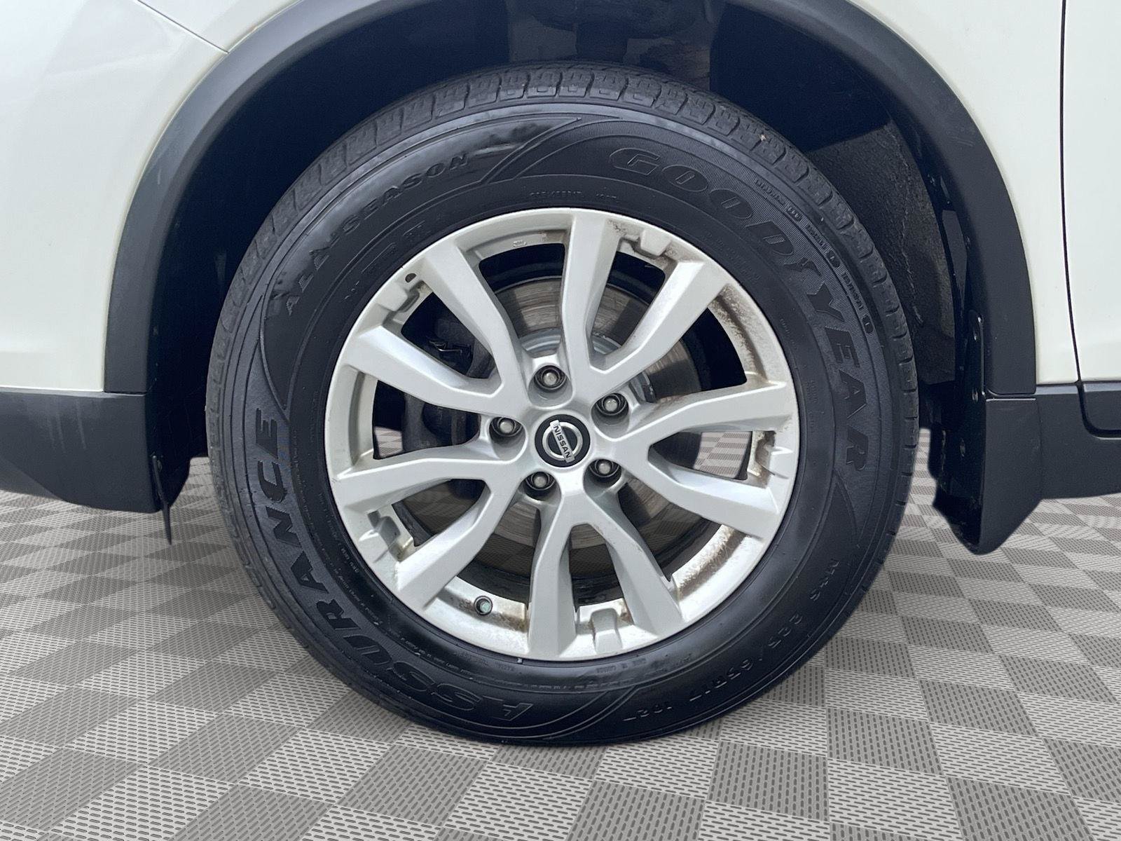 Used 2018 Nissan Rogue SV AWD/4WD image 9