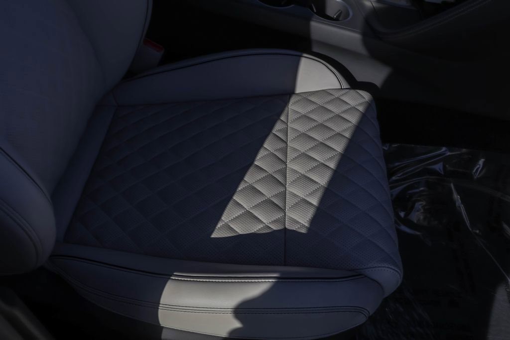 Used 2025 Genesis G70 3.3T Advanced w/ Sport Prestige Package image 43