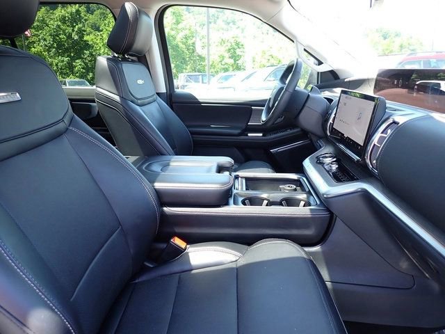Used 2025 Ford Expedition Platinum AWD/4WD image 10