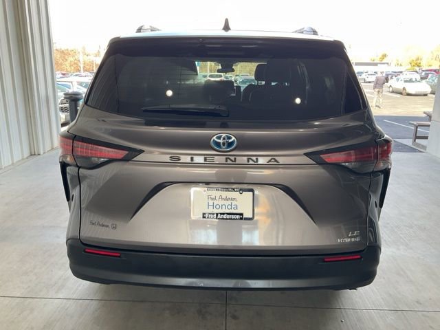Used 2021 Toyota Sienna LE image 21