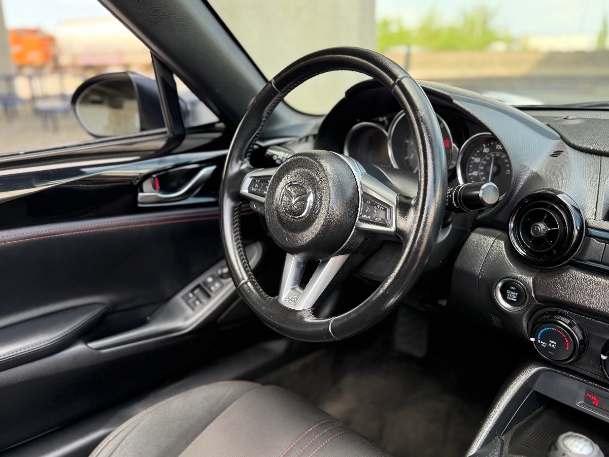 Used 2017 MAZDA MX-5 Miata Club RWD image 17
