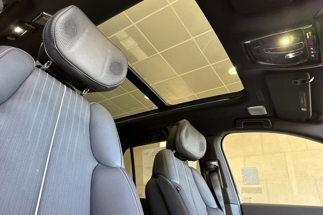 New 2026 Cadillac Vistiq Sport w/ LPO, Floor Liner Package image 18