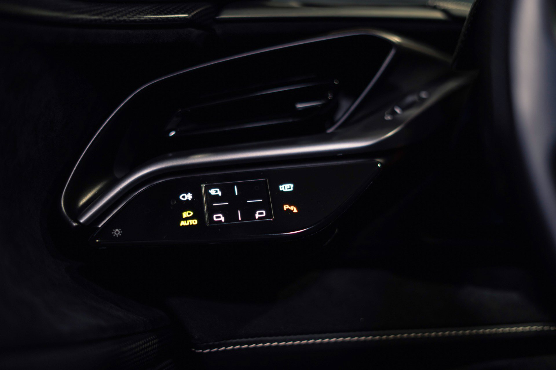 Used 2021 Ferrari SF90 Stradale image 36