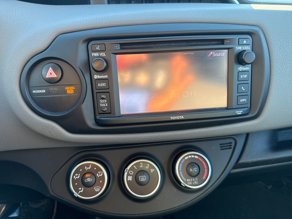 Used 2016 Toyota Yaris LE image 32