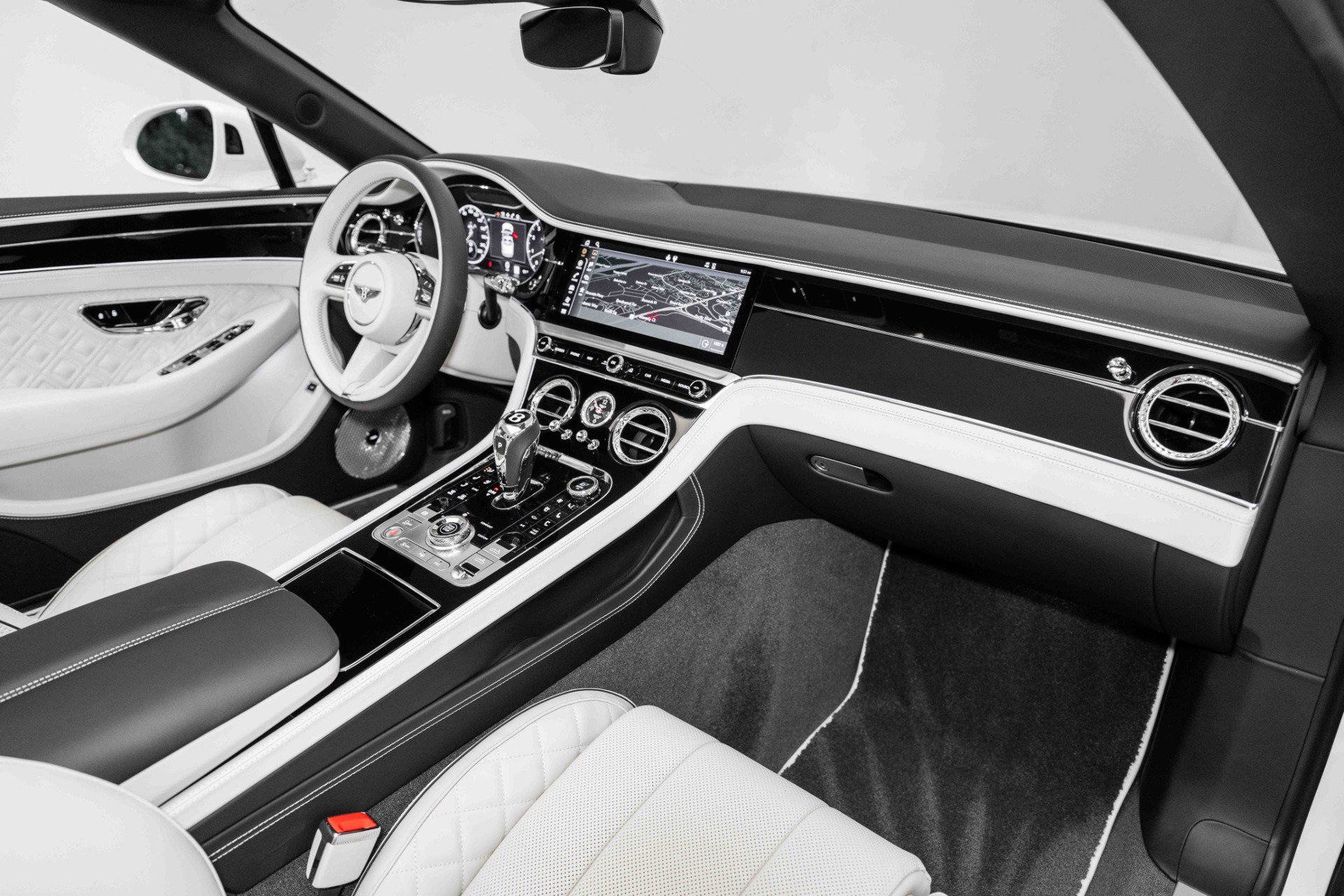 Used 2022 Bentley Continental GT image 4