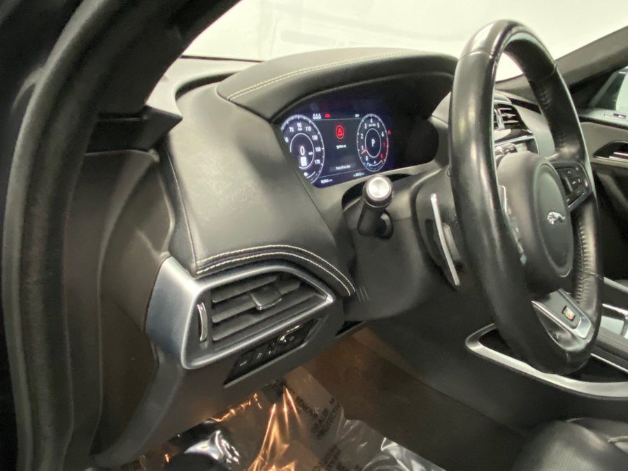 Used 2019 Jaguar F-PACE S image 36