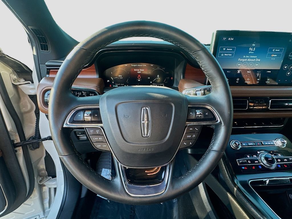 Used 2022 Lincoln Nautilus Reserve w/ Luxury Package image 8