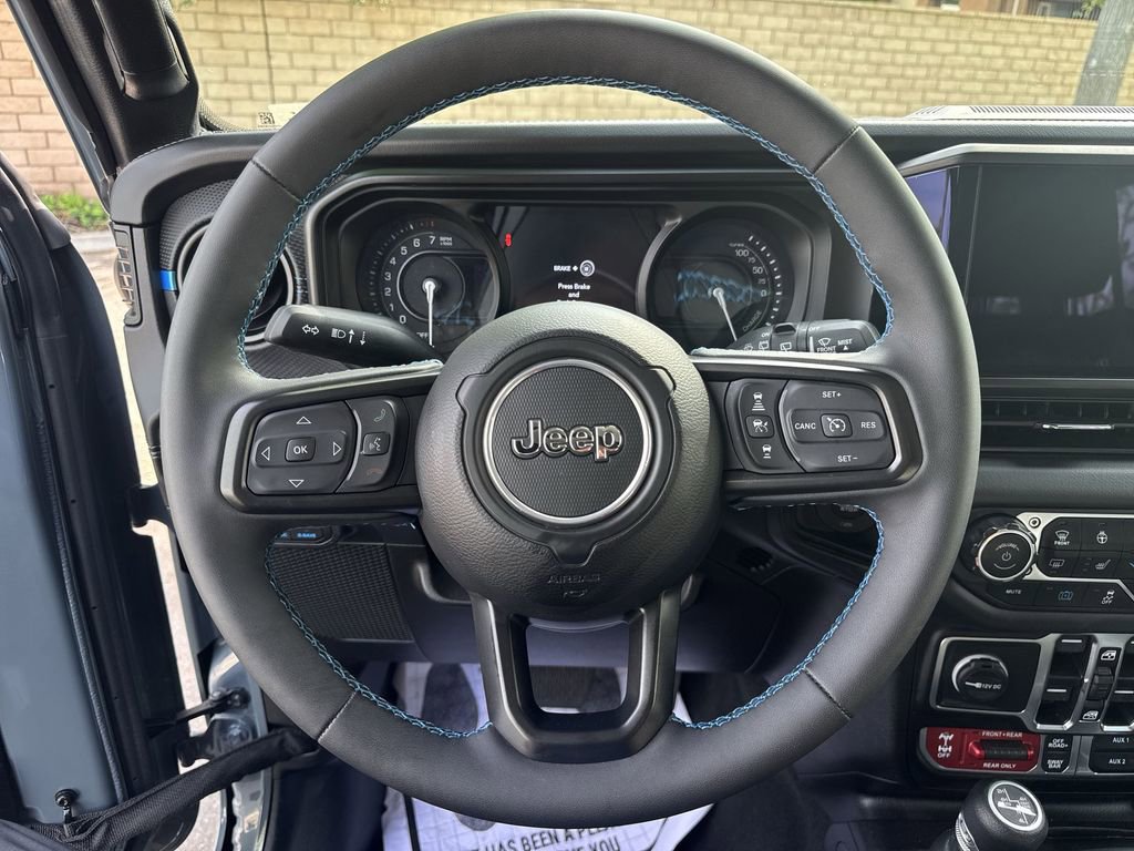 Used 2025 Jeep Wrangler Unlimited Rubicon 4xe w/ Convenience Group image 11