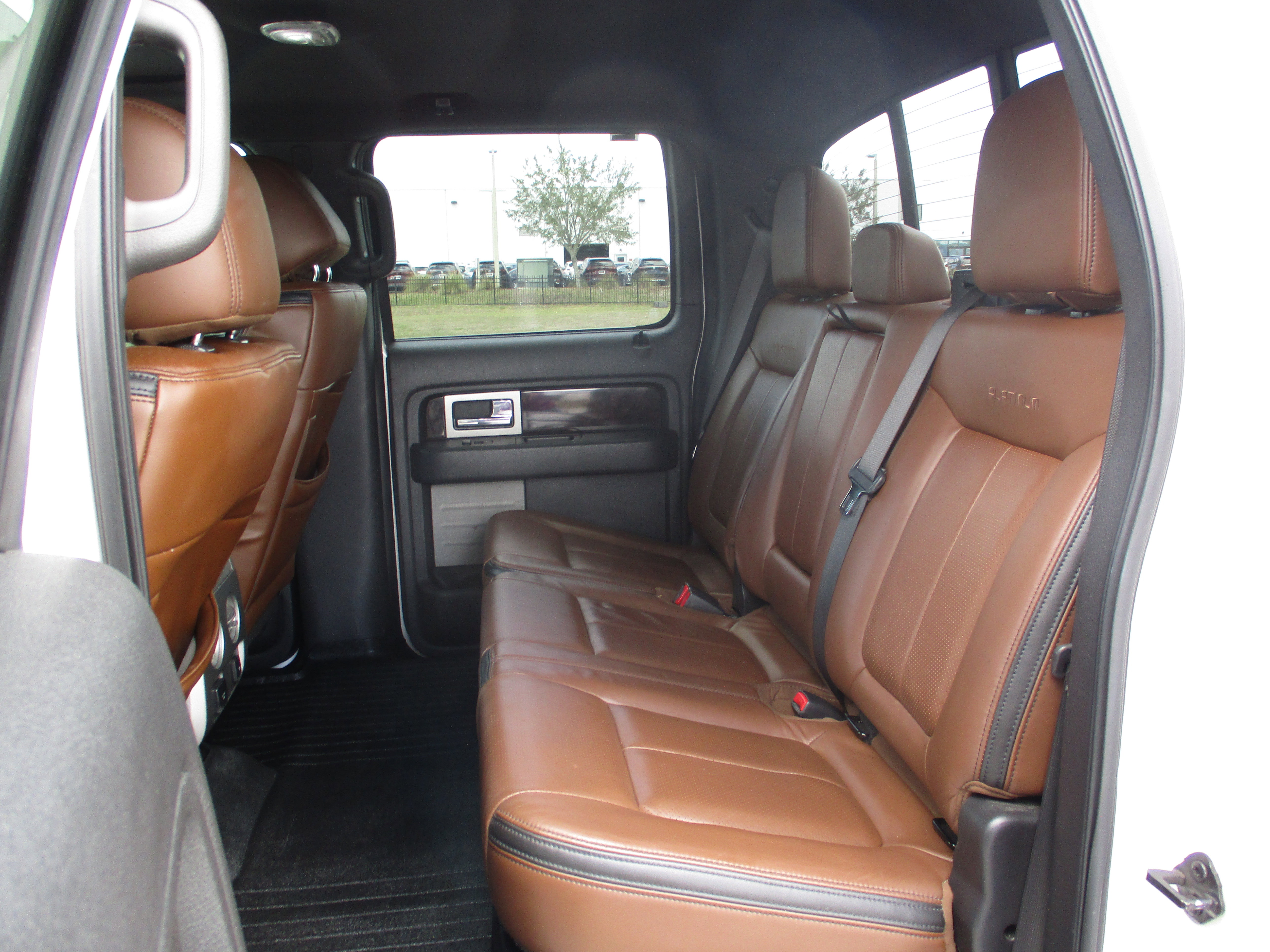 Used 2014 Ford F150 Platinum image 10