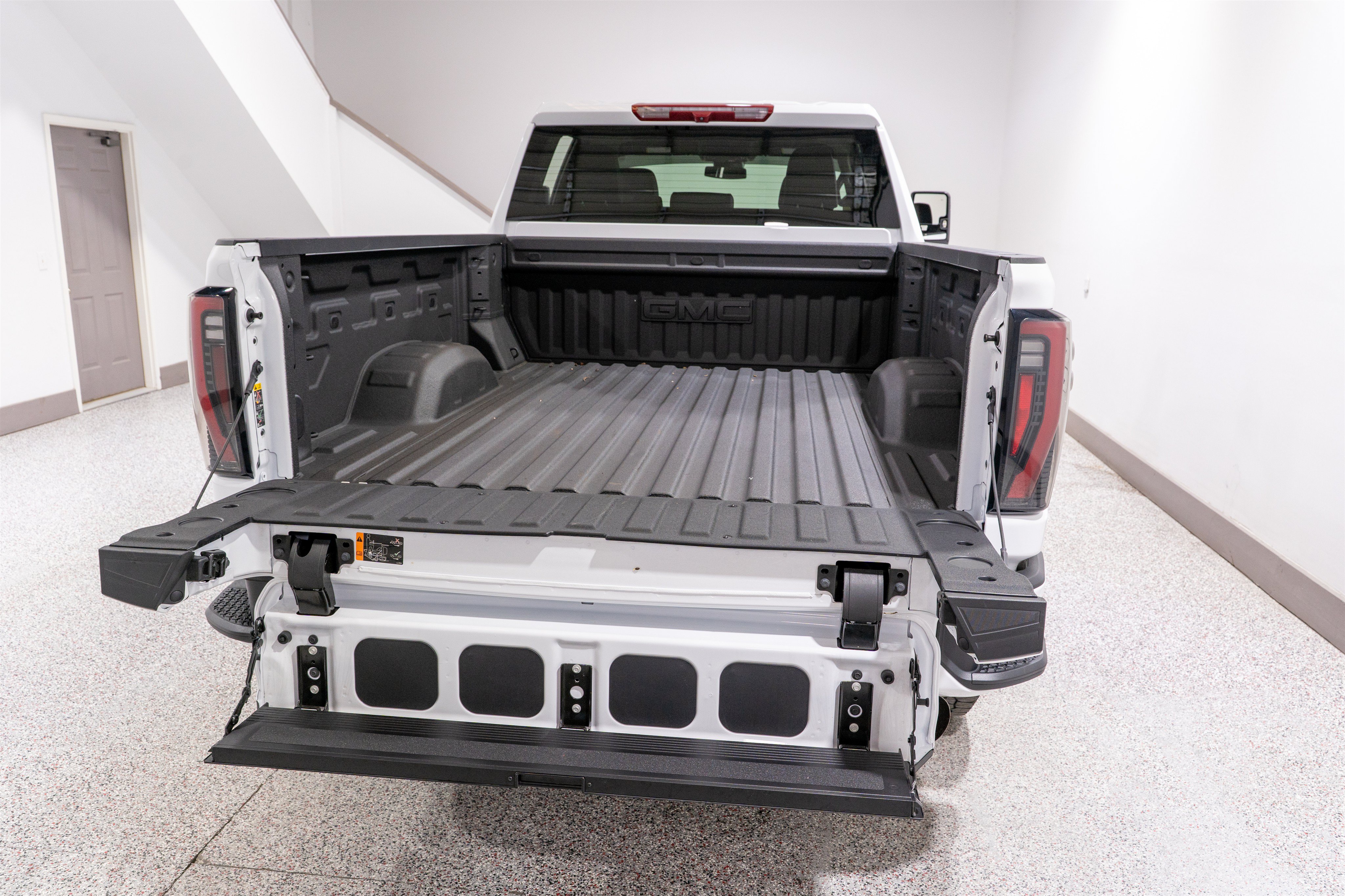 Used 2026 GMC Sierra 2500 AT4 AWD/4WD image 11