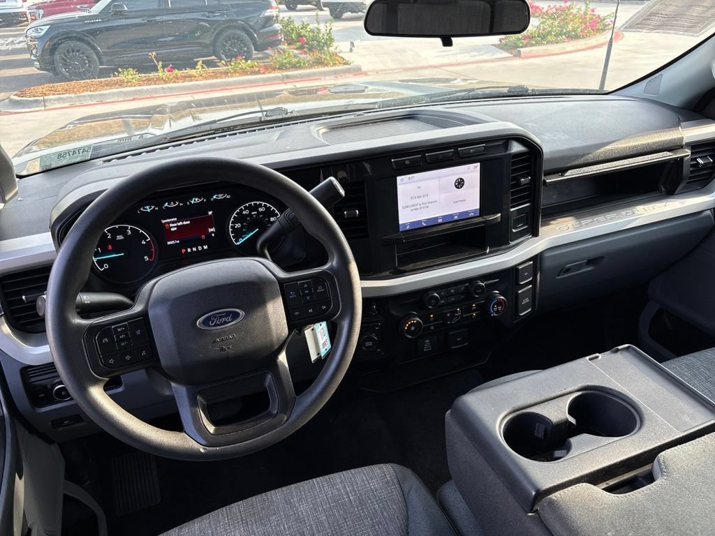 Used 2024 Ford F350 XLT AWD/4WD image 3