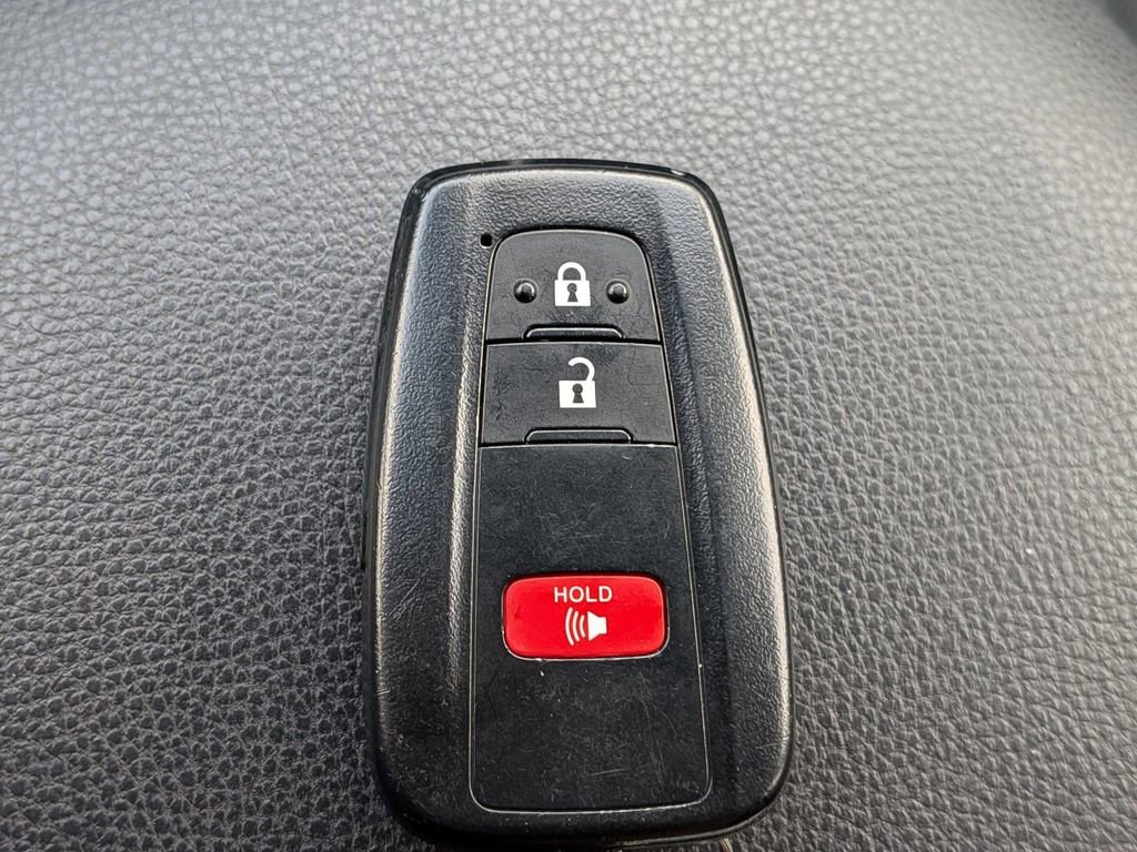 Used 2024 Toyota RAV4 XLE image 26