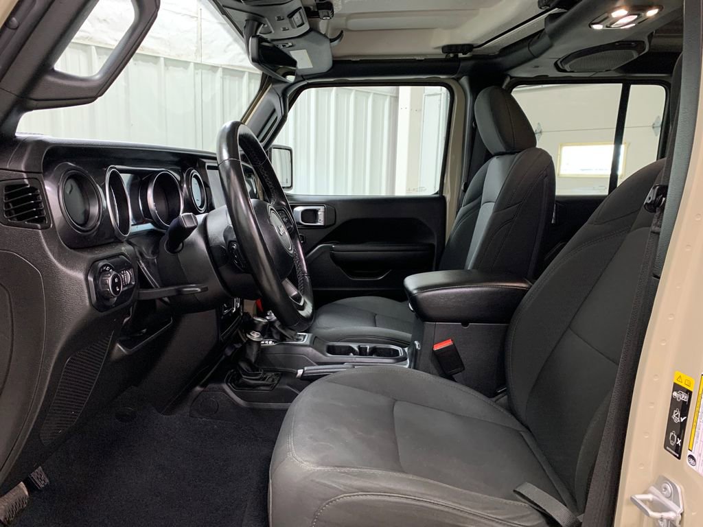 Used 2022 Jeep Gladiator Sport image 16