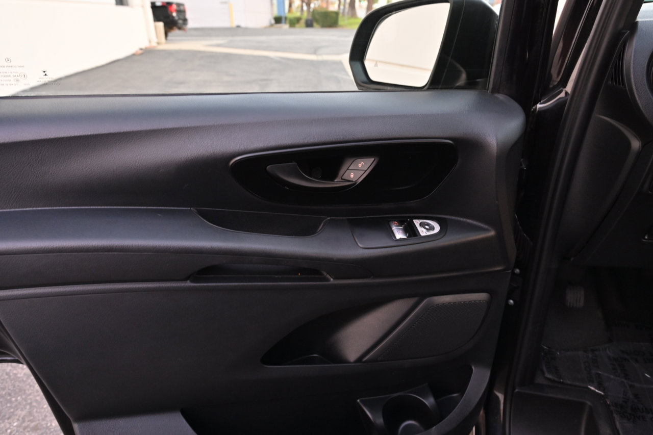 Used 2018 Mercedes-Benz Metris Passenger image 26