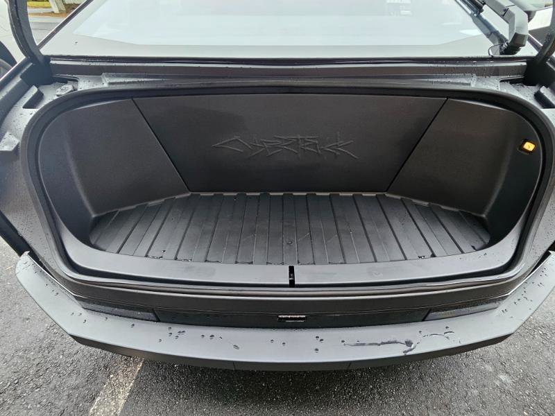 Used 2025 Tesla Cybertruck AWD Crew Cab image 26