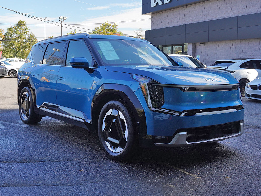 Used 2024 Kia EV9 Land AWD/4WD image 2