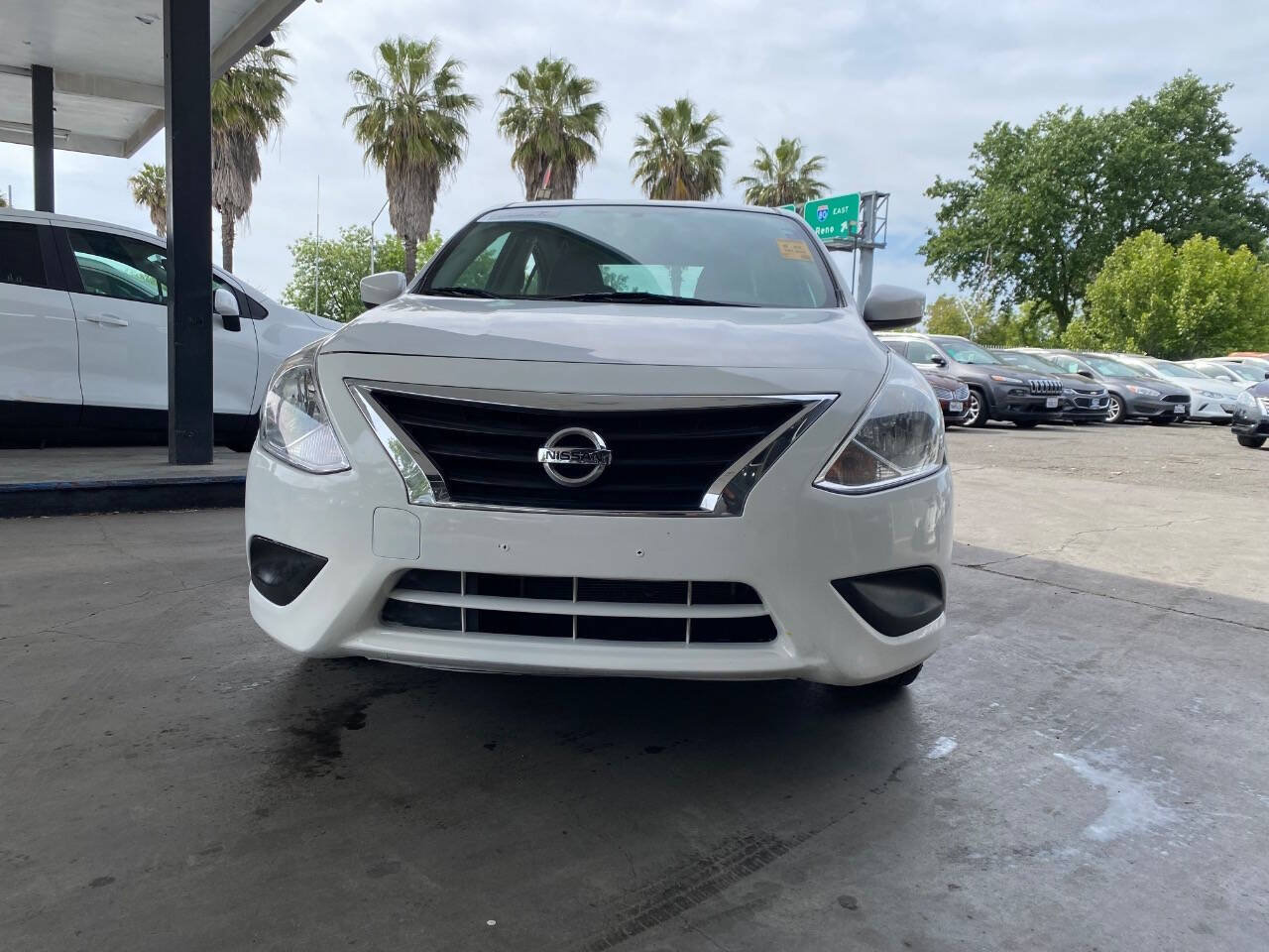 Used 2019 Nissan Versa SV FWD image 4