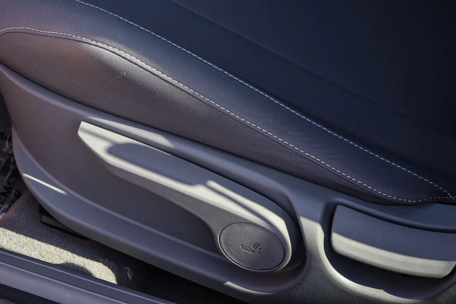 Used 2025 Hyundai Elantra Sport image 25