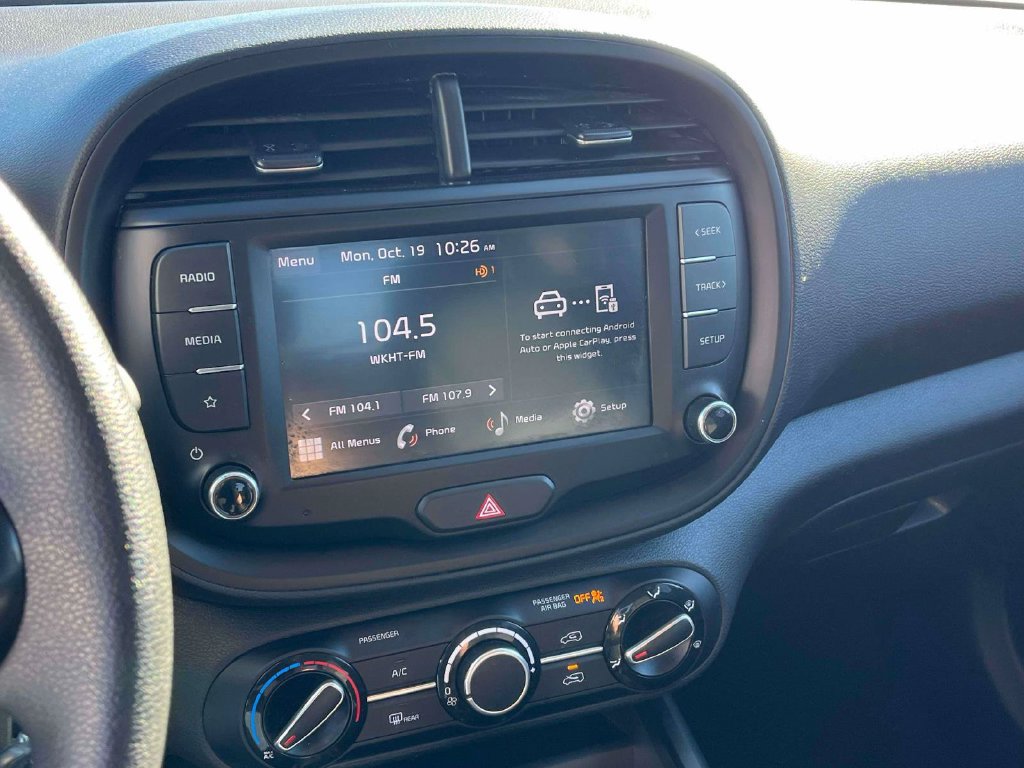 Used 2023 Kia Soul LX w/ LX Technology Package FWD image 19