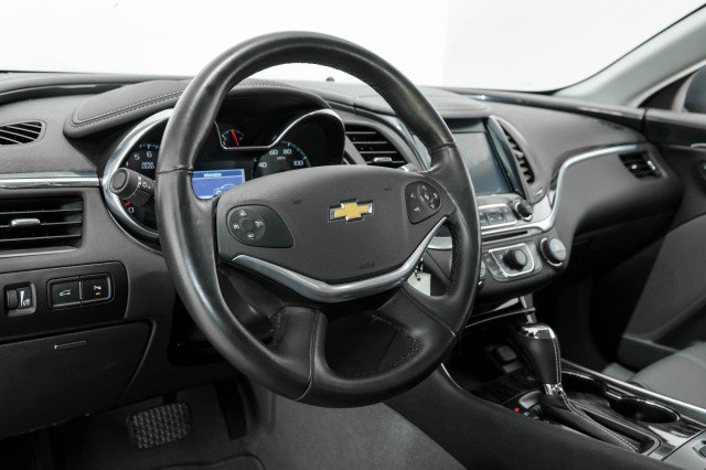 Used 2014 Chevrolet Impala LT w/ Convenience Package image 12