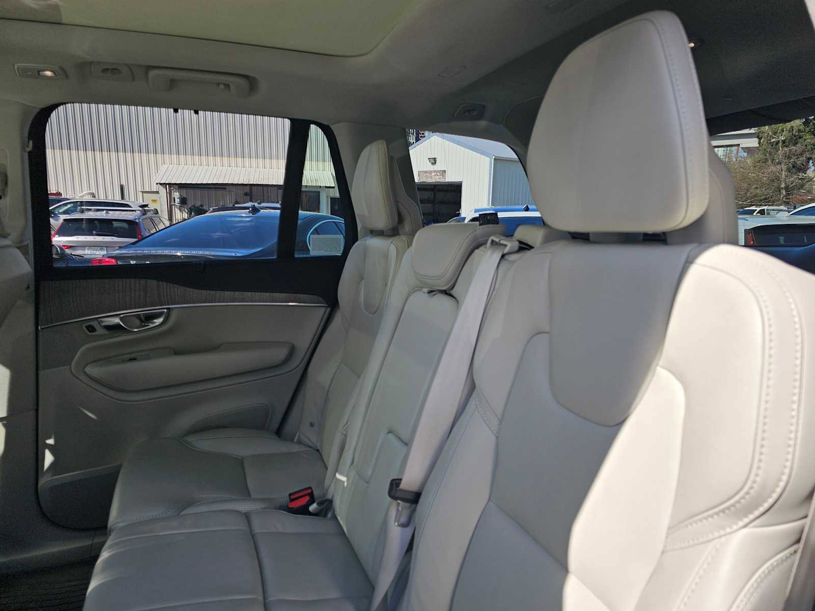 Certified 2023 Volvo XC90 B6 Ultimate w/ Protection Package Premier image 19