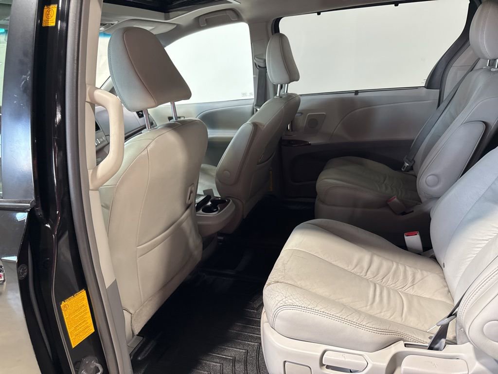 Used 2012 Toyota Sienna XLE w/ Premium Pkg AWD/4WD image 36