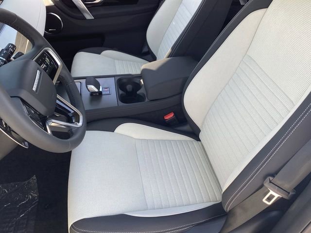 New 2025 Land Rover Discovery Sport S image 6