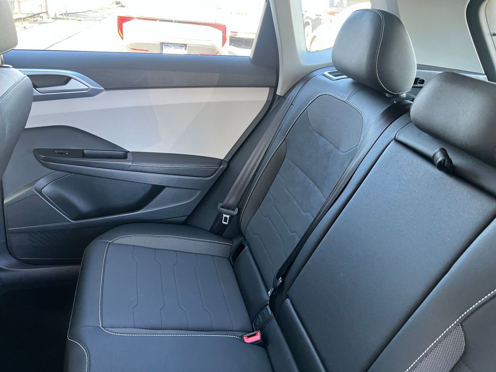 Used 2025 Volkswagen Taos SE image 40