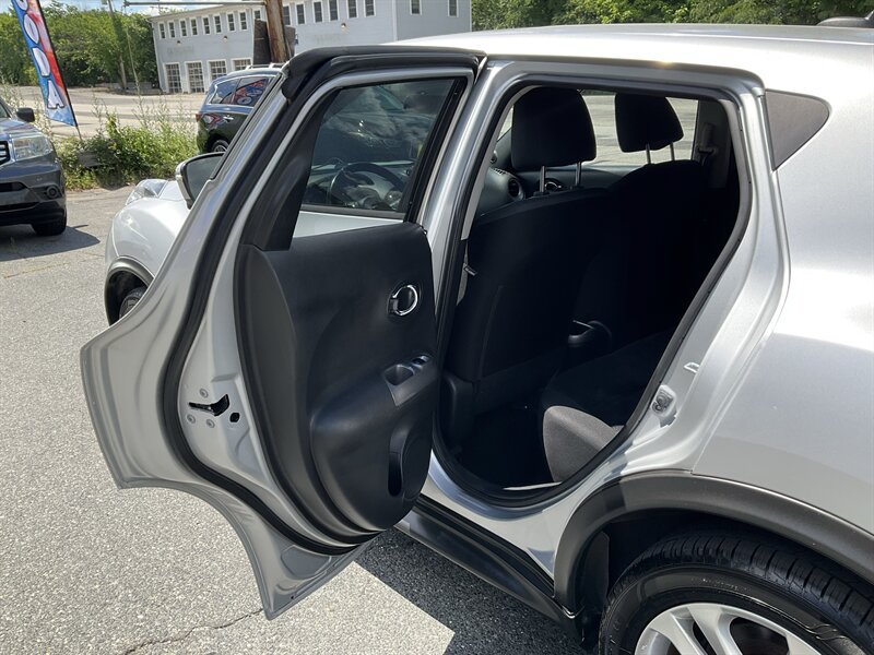 Used 2016 Nissan Juke SV w/ Technology Package AWD/4WD image 14